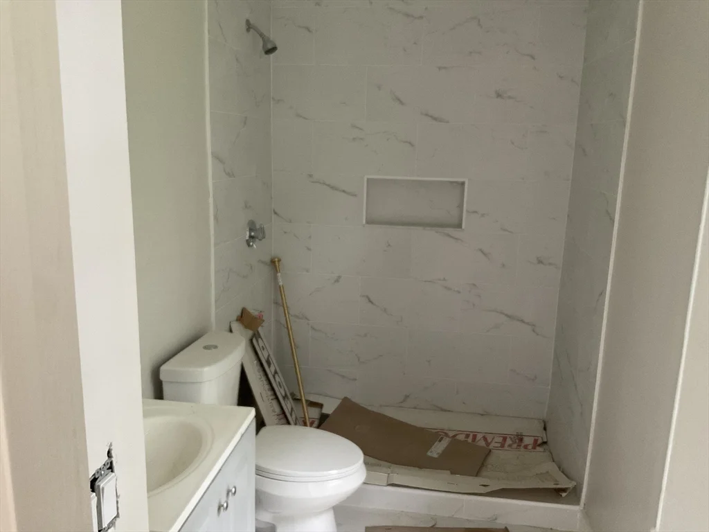 3 bed, 2 bath apartment for rent at 158 Calumet St Unit 1, Mission Hill — photo 3 of 3
