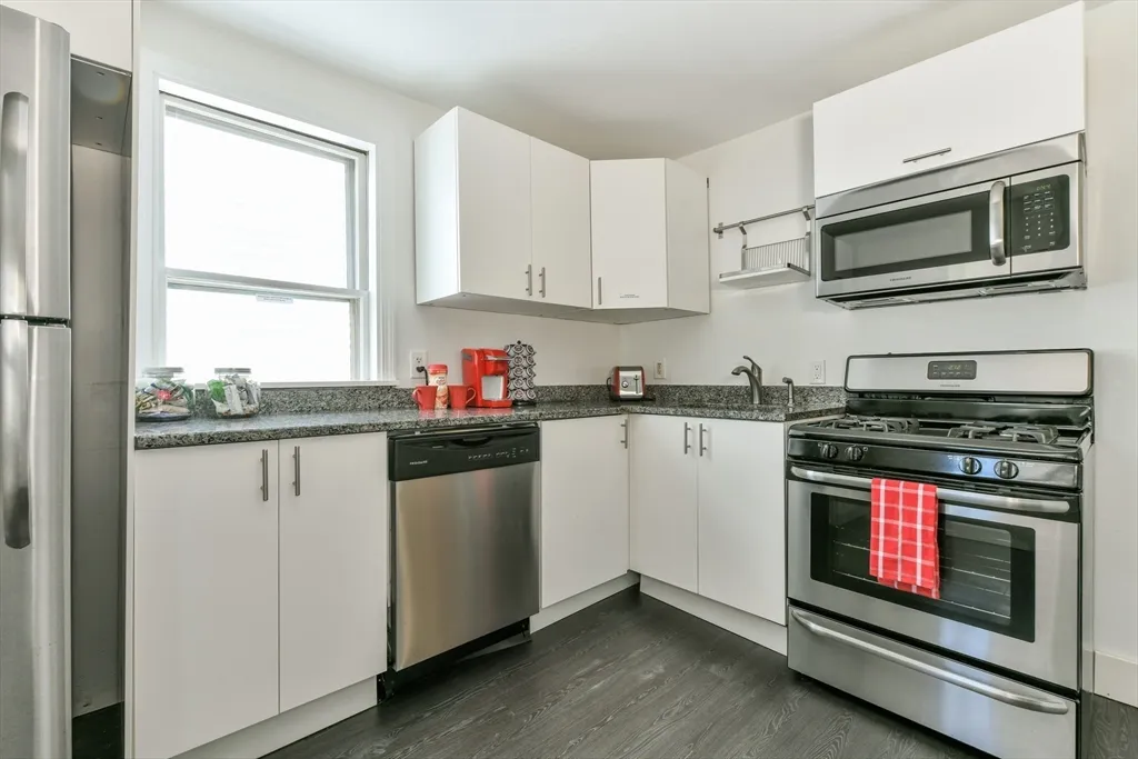 1 bed, 1 bath apartment for rent at 158 Everett St Unit 2, East Boston — photo 2 of 5