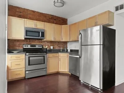 2 bed, 1 bath apartment for rent at 158 F St Unit 3, South Boston