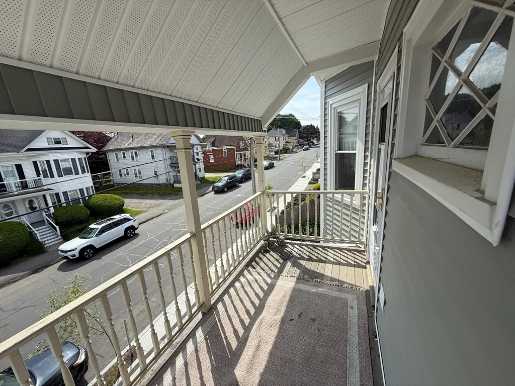 3 bed, 1 bath apartment for rent at 158 Grove St Unit 2, Haverhill — photo 5 of 18