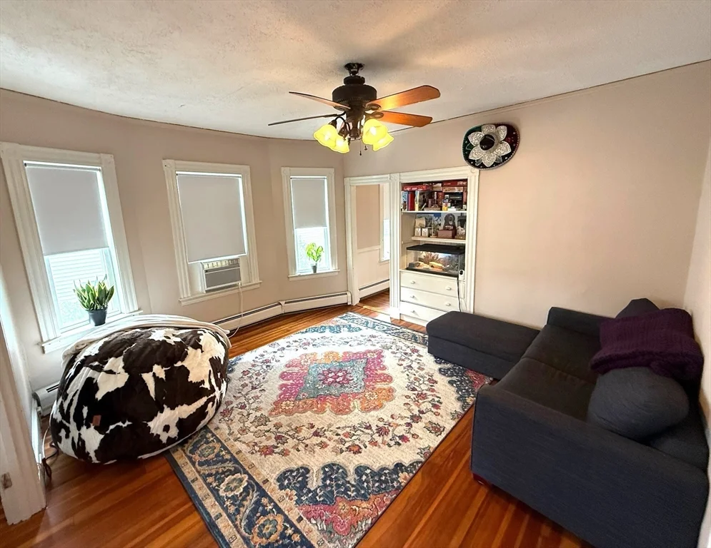 3 bed, 1 bath apartment for rent at 158 Grove St Unit 2, Haverhill — photo 6 of 18