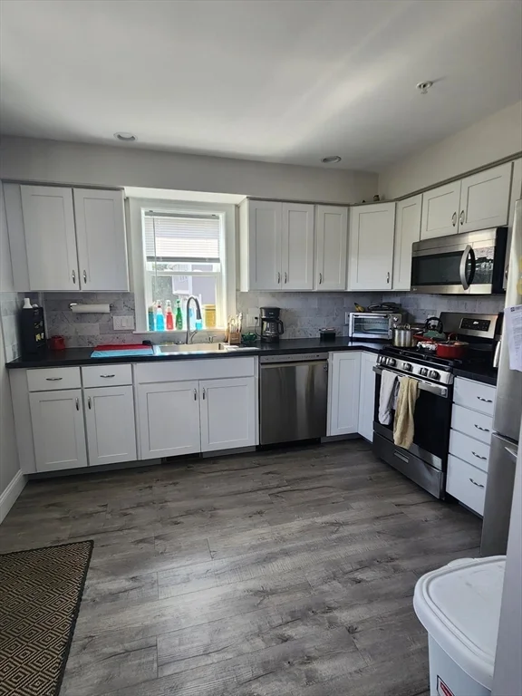 2 bed, 1 bath apartment for rent at 158 Hayden Rowe St Unit 2, Hayden Row — photo 2 of 12