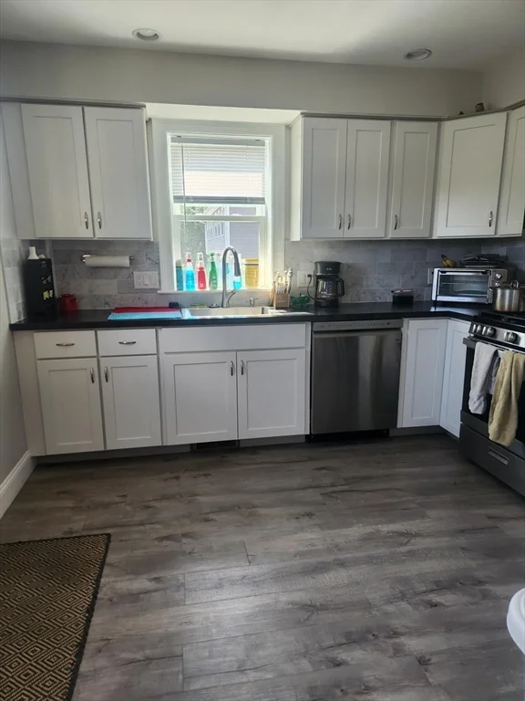 2 bed, 1 bath apartment for rent at 158 Hayden Rowe St Unit 2, Hayden Row — photo 3 of 12