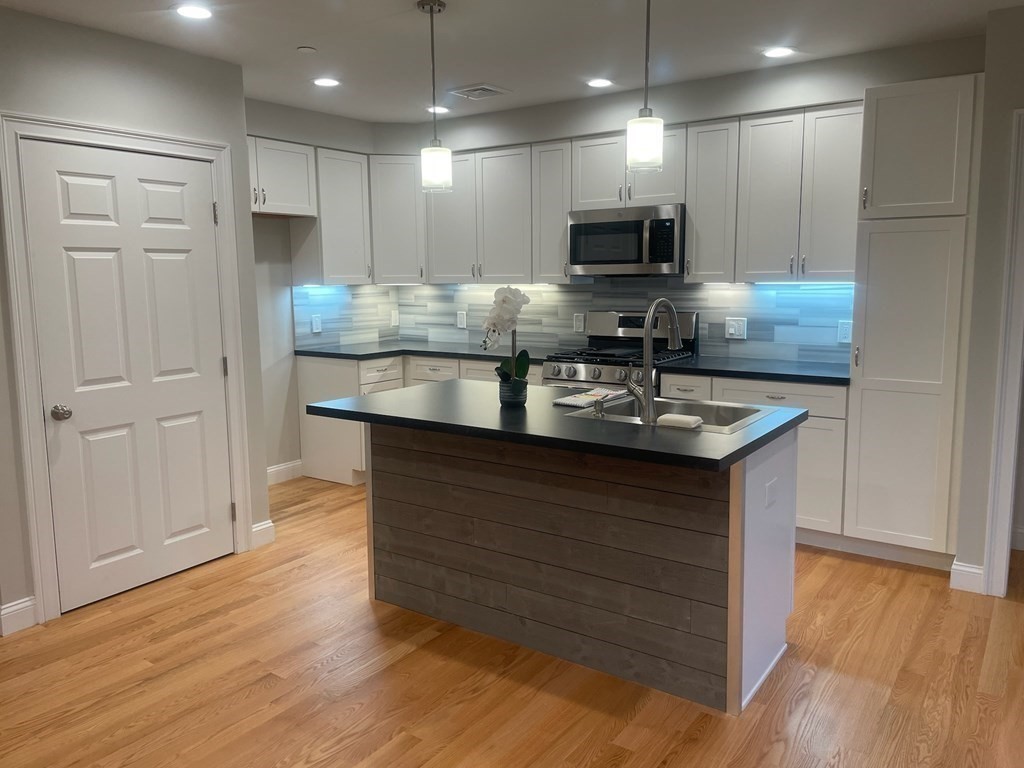 2 bed, 1 bath apartment for rent at 158 Hayden Rowe Unit 4, Hopkinton