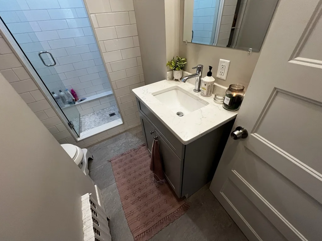 4 bed, 2 bath apartment for rent at 158 Holland St Unit 2, Davis Square — photo 14 of 28