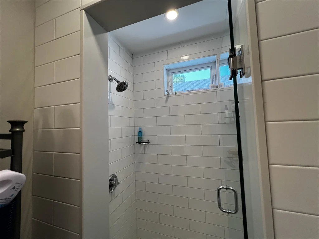 4 bed, 2 bath apartment for rent at 158 Holland St Unit 2, Davis Square — photo 24 of 28