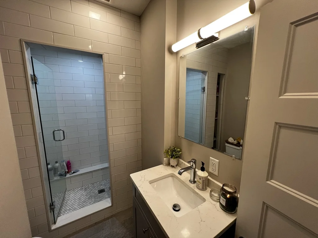 4 bed, 2 bath apartment for rent at 158 Holland St Unit 2, Davis Square — photo 15 of 28