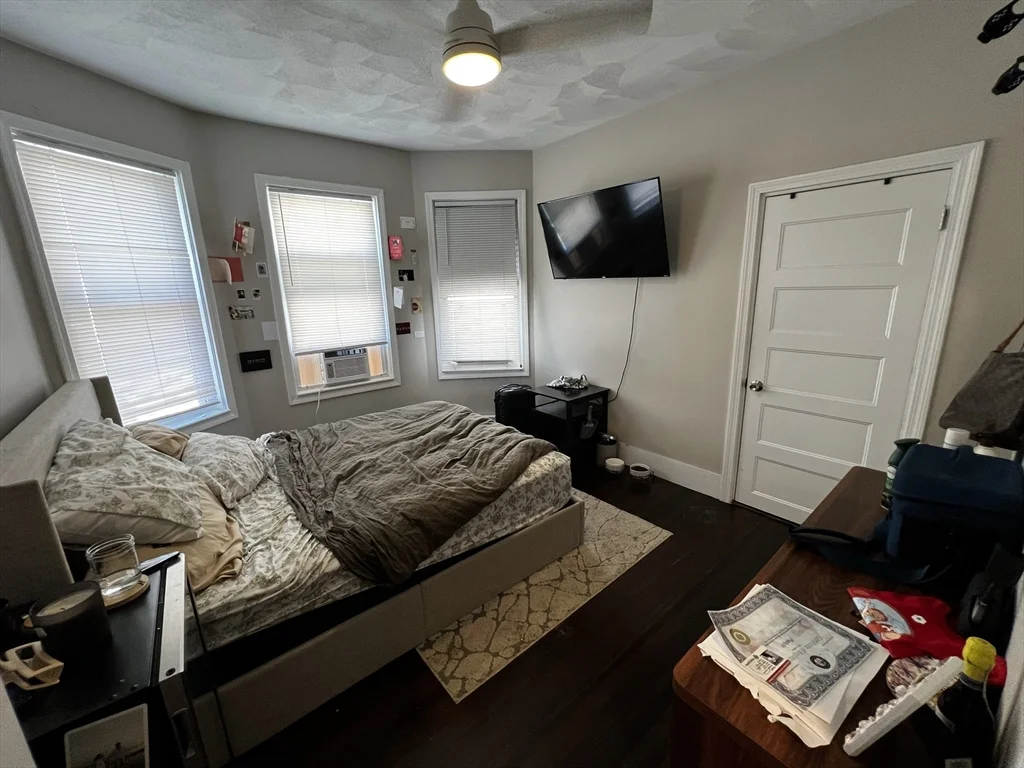 4 bed, 2 bath apartment for rent at 158 Holland St Unit 2, Davis Square — photo 17 of 28
