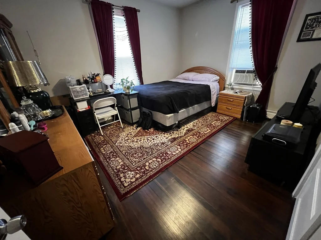 4 bed, 2 bath apartment for rent at 158 Holland St Unit 2, Davis Square — photo 9 of 28