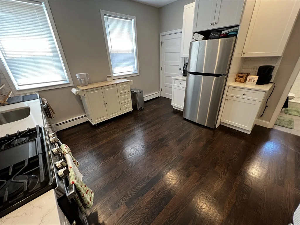 4 bed, 2 bath apartment for rent at 158 Holland St Unit 2, Davis Square — photo 3 of 28