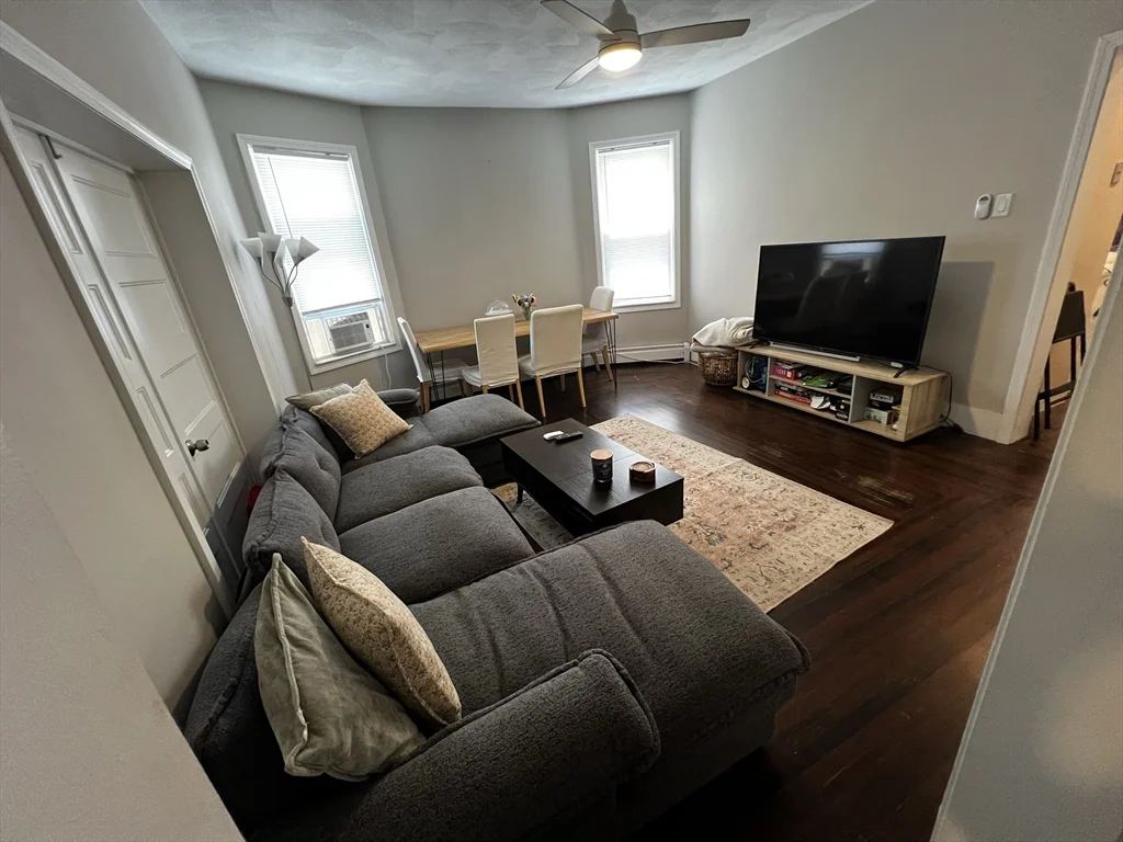 4 bed, 2 bath apartment for rent at 158 Holland St Unit 2, Davis Square — photo 5 of 28