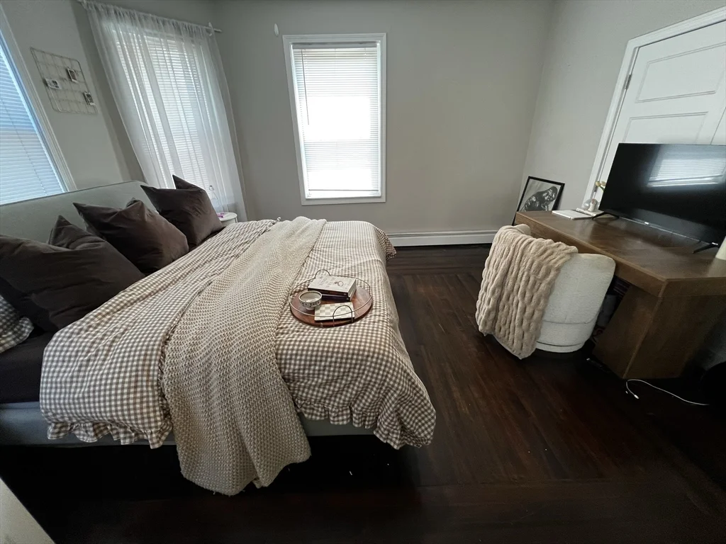 4 bed, 2 bath apartment for rent at 158 Holland St Unit 2, Davis Square — photo 8 of 28