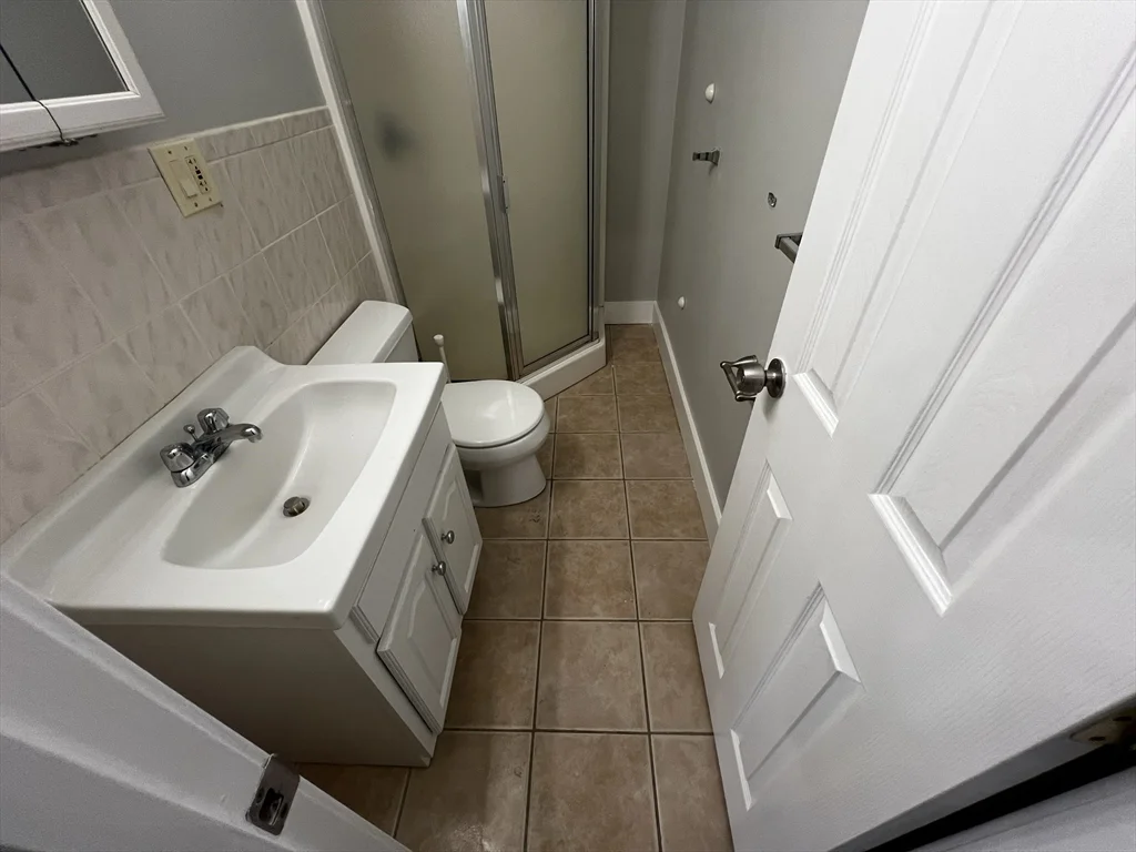 4 bed, 2 bath apartment for rent at 158 Holland Unit 1, Teele Square — photo 28 of 42