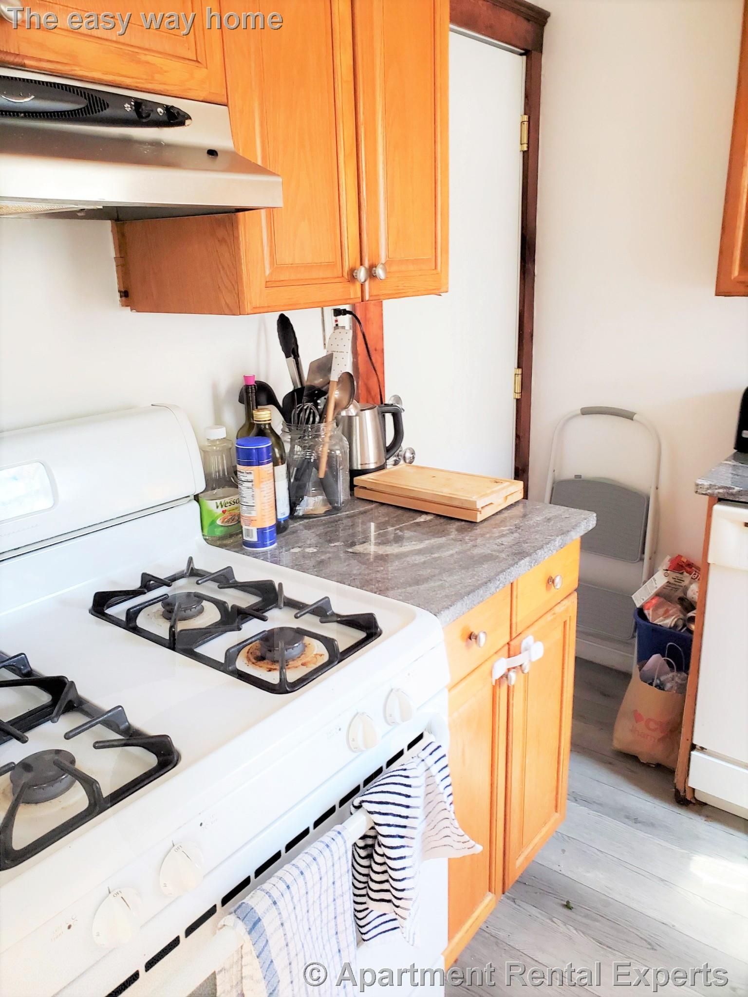 3 bed, 1 bath apartment for rent at 158 Magazine St Unit 37, Cambridgeport — photo 5 of 15