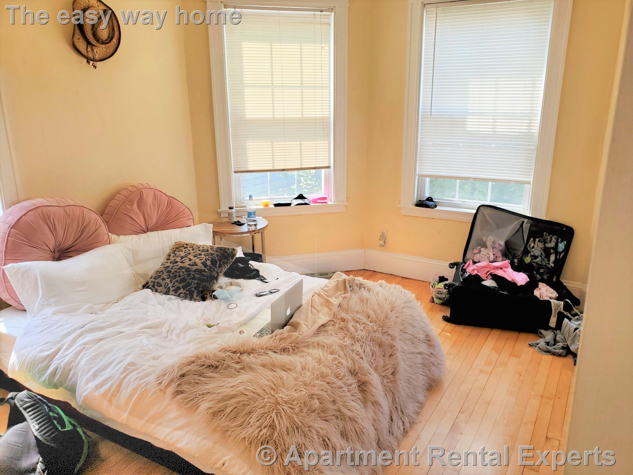 3 bed, 1 bath apartment for rent at 158 Magazine St Unit 37, Cambridgeport — photo 9 of 15
