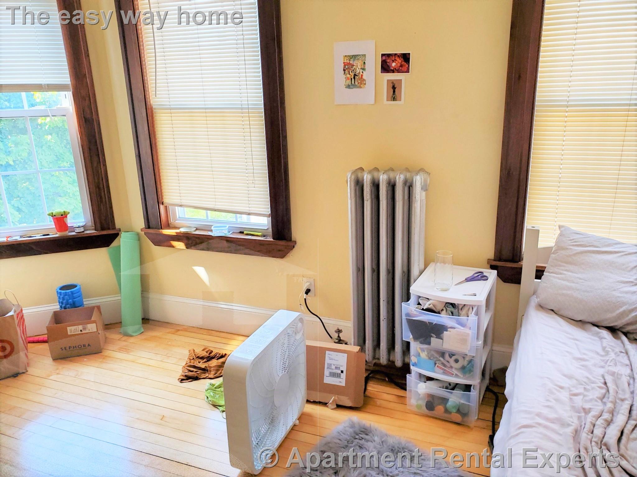 3 bed, 1 bath apartment for rent at 158 Magazine St Unit 37, Cambridgeport — photo 6 of 15