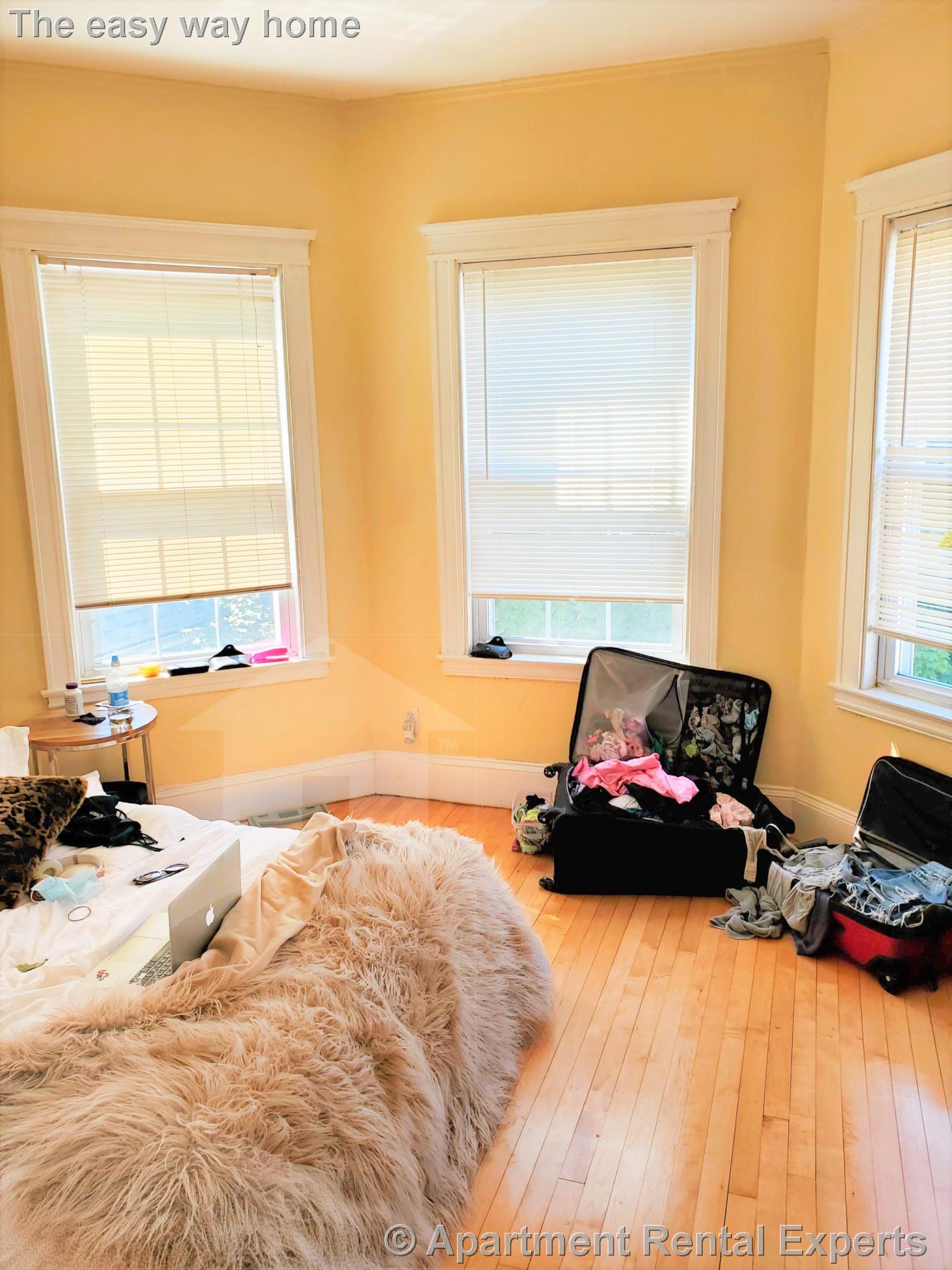 3 bed, 1 bath apartment for rent at 158 Magazine St Unit 37, Cambridgeport — photo 2 of 15