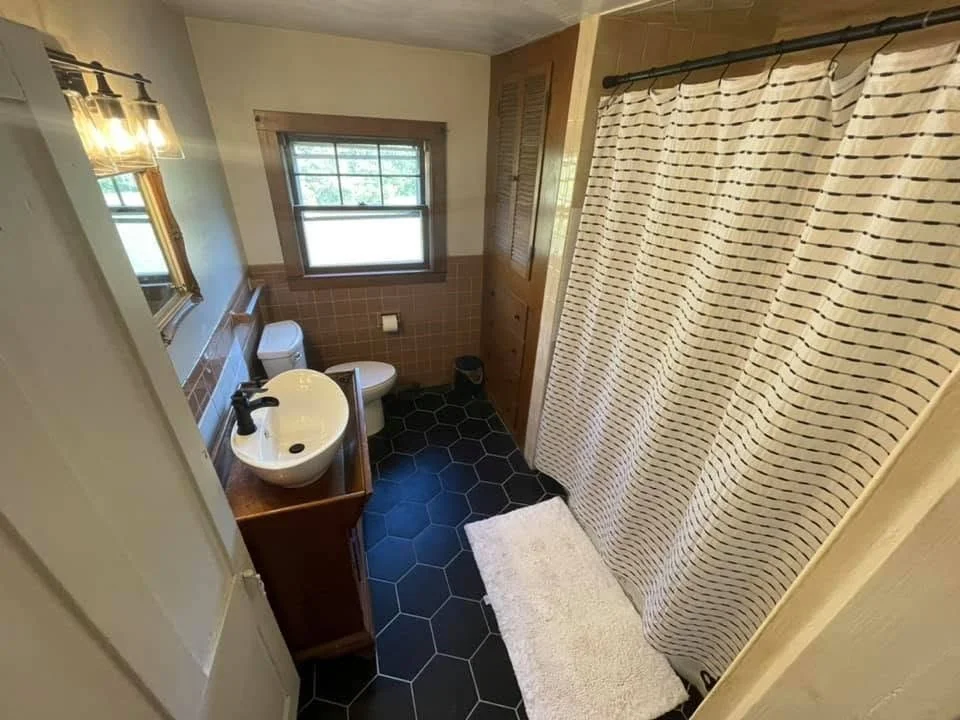 3 bed, 1 bath apartment for rent at 158 Main St, Carver — photo 18 of 21
