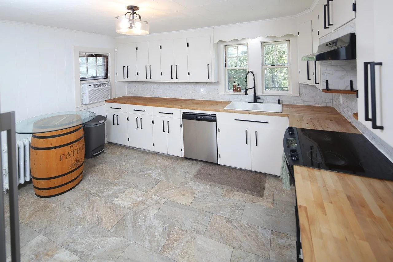 3 bed, 1 bath apartment for rent at 158 Main St, Carver — photo 6 of 21