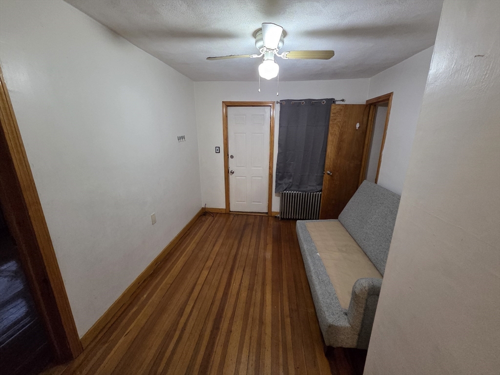 3 bed, 1 bath apartment for rent at 158 Main St Unit 158, Quincy — photo 7 of 12