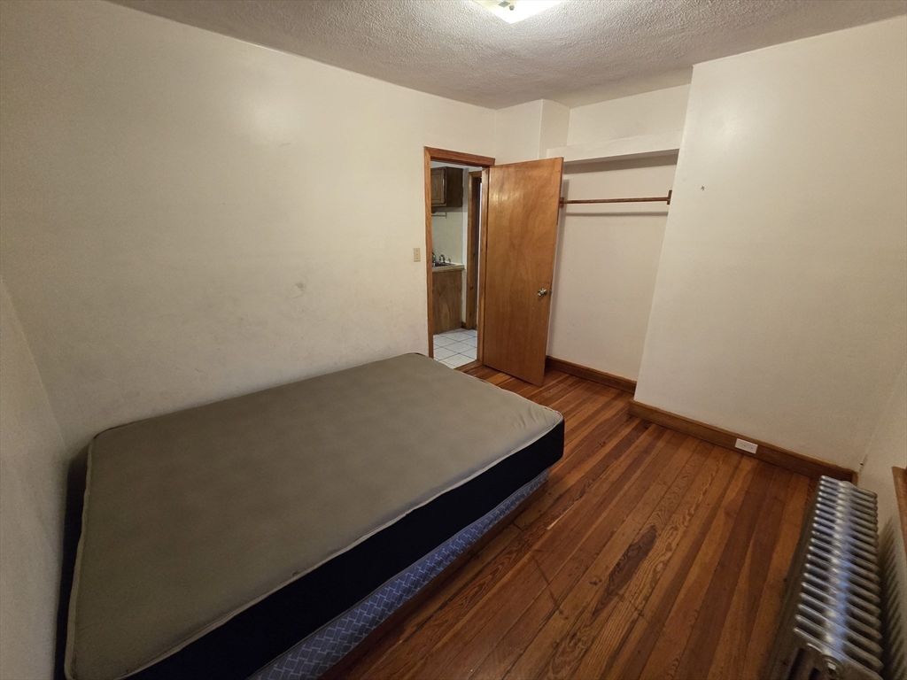 3 bed, 1 bath apartment for rent at 158 Main St Unit 158, Quincy — photo 5 of 12