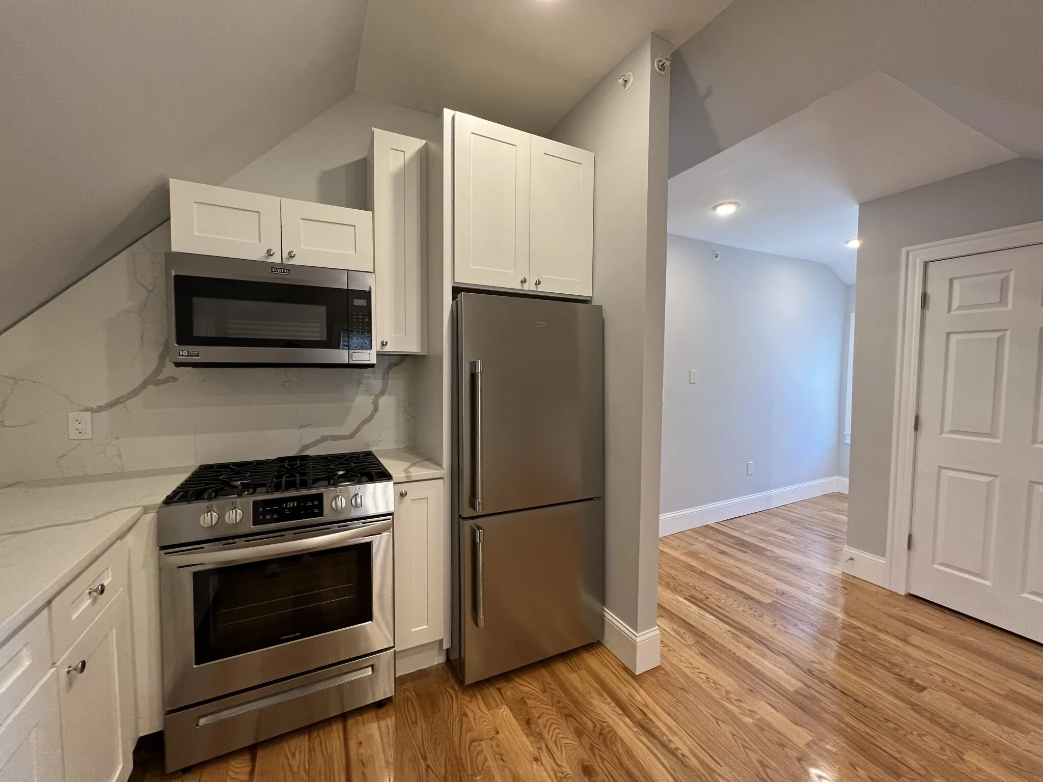 2 bed, 1 bath apartment for rent at 158 Morrison Ave Unit 3, Powder House Square — photo 6 of 30