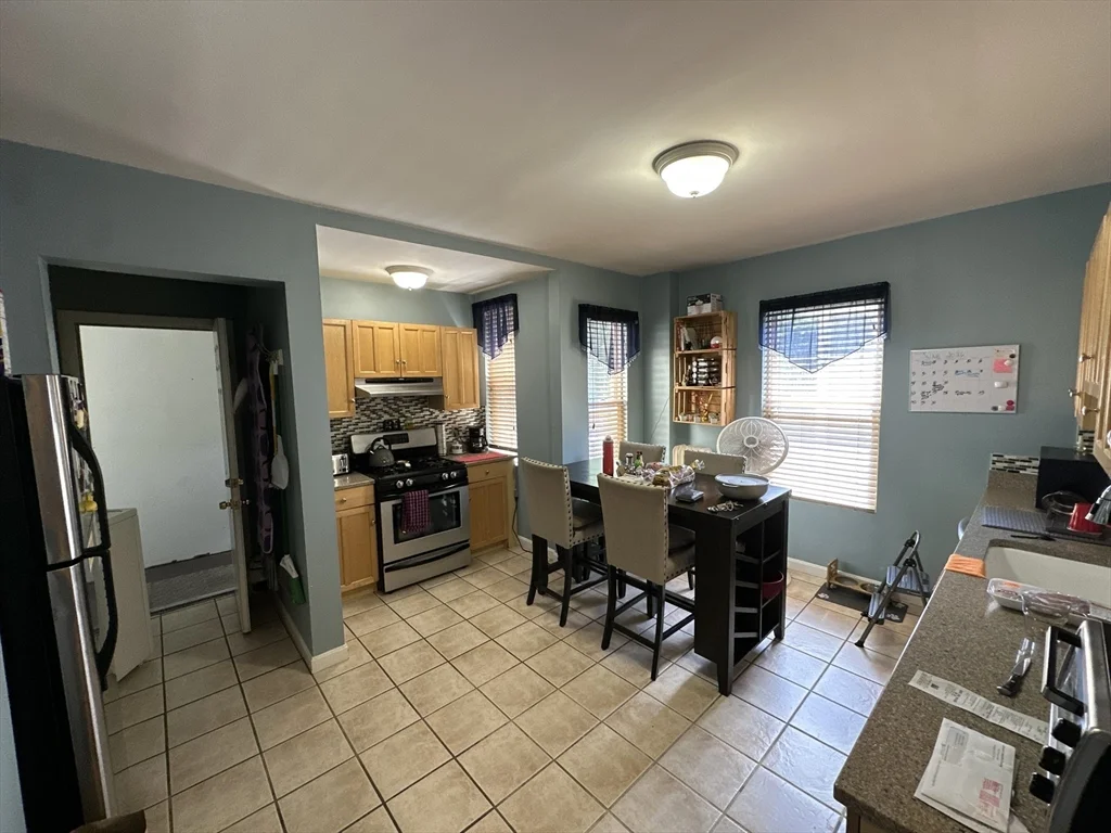 3 bed, 1 bath apartment for rent at 158 Neponset Ave Unit 1, Dorchester — photo 1 of 22