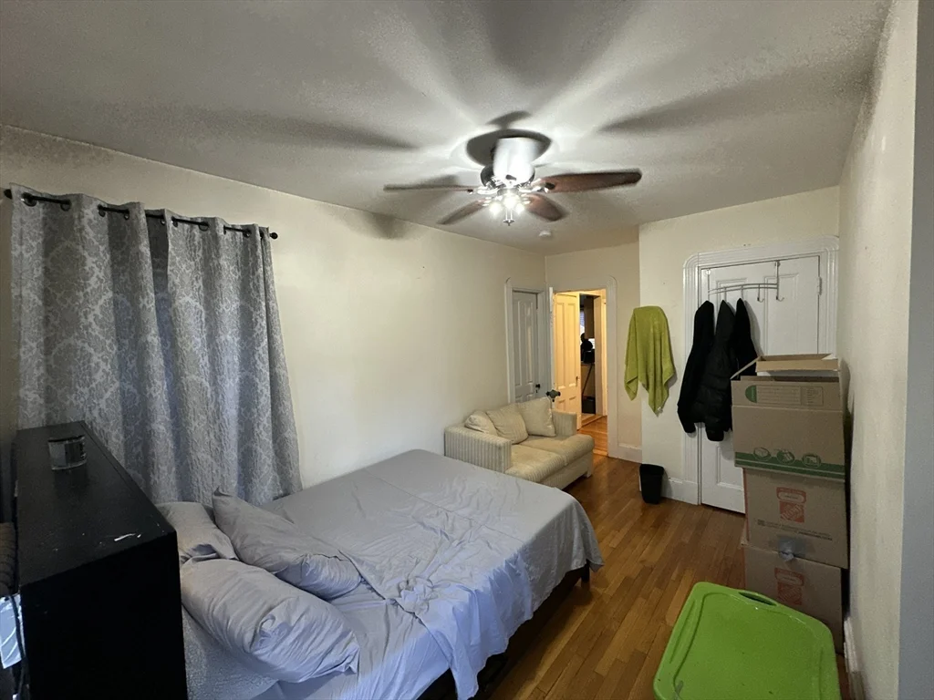 3 bed, 1 bath apartment for rent at 158 Neponset Ave Unit 1, Dorchester — photo 11 of 22