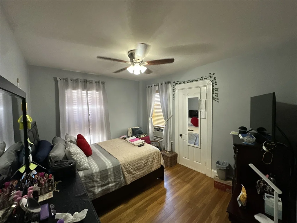 3 bed, 1 bath apartment for rent at 158 Neponset Ave Unit 1, Dorchester — photo 4 of 22