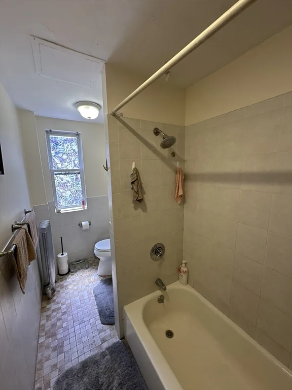 3 bed, 1 bath apartment for rent at 158 Neponset Ave Unit 1, Dorchester — photo 18 of 22