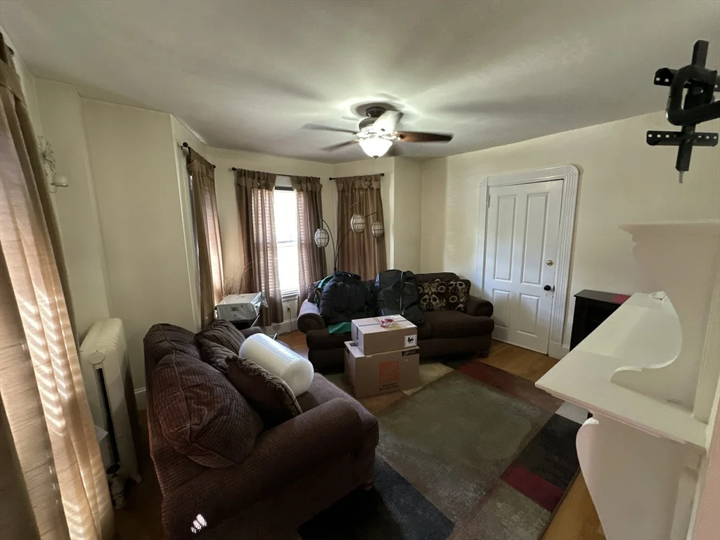 3 bed, 1 bath apartment for rent at 158 Neponset Ave Unit 1, Dorchester — photo 15 of 22