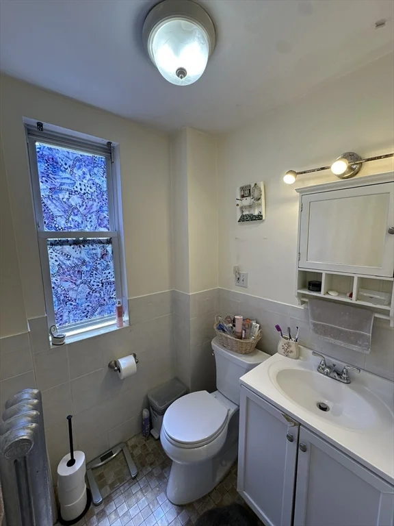 3 bed, 1 bath apartment for rent at 158 Neponset Ave Unit 1, Dorchester — photo 19 of 22