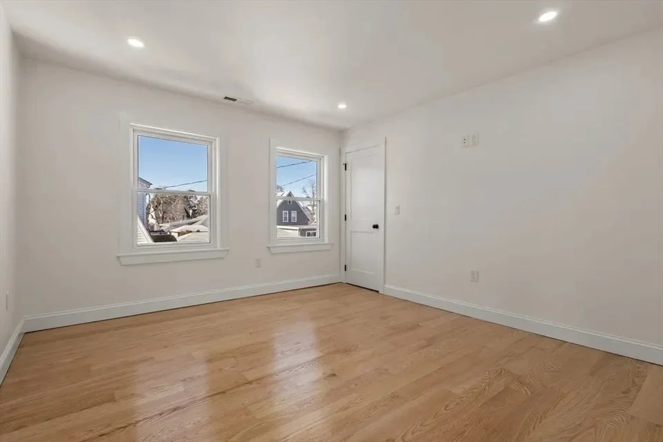 3 bed, 2 bath apartment for rent at 158 North Beacon St Unit 2, Watertown — photo 5 of 7