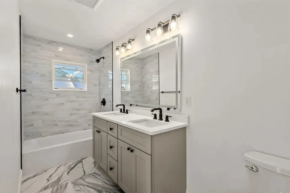 3 bed, 2 bath apartment for rent at 158 North Beacon St Unit 2, Watertown — photo 6 of 7