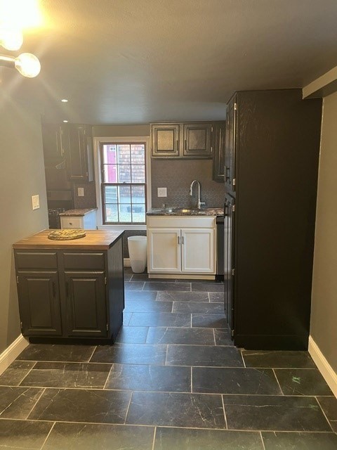 3 bed, 1 bath apartment for rent at 158 North St Unit Left s, Weymouth — photo 5 of 20