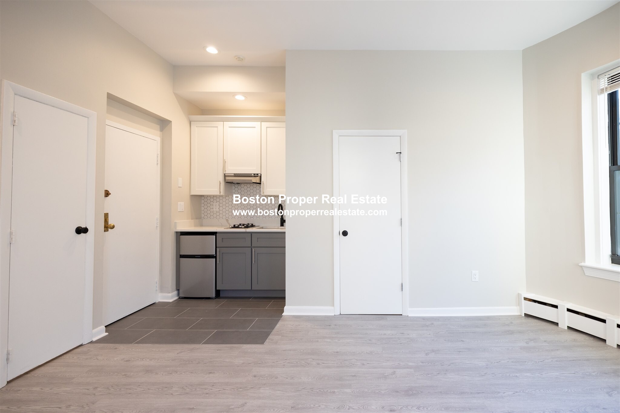 Studio bed, 1 bath apartment for rent at 158 Saint Botolph St Unit 1, Back Bay — photo 3 of 14