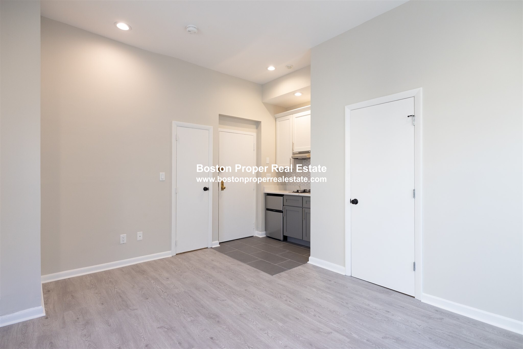Studio bed, 1 bath apartment for rent at 158 Saint Botolph St Unit 1, Back Bay — photo 4 of 14
