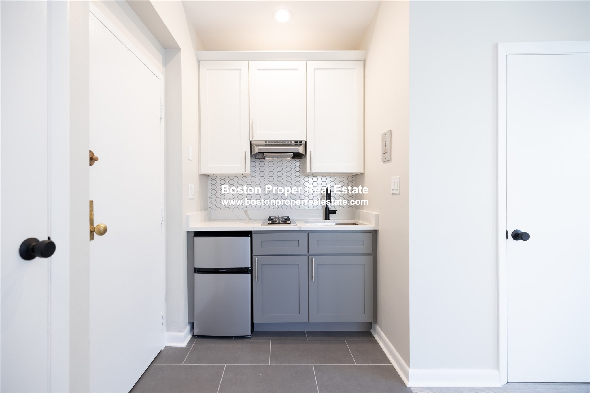 Studio bed, 1 bath apartment for rent at 158 Saint Botolph St Unit 1, Back Bay — photo 10 of 14
