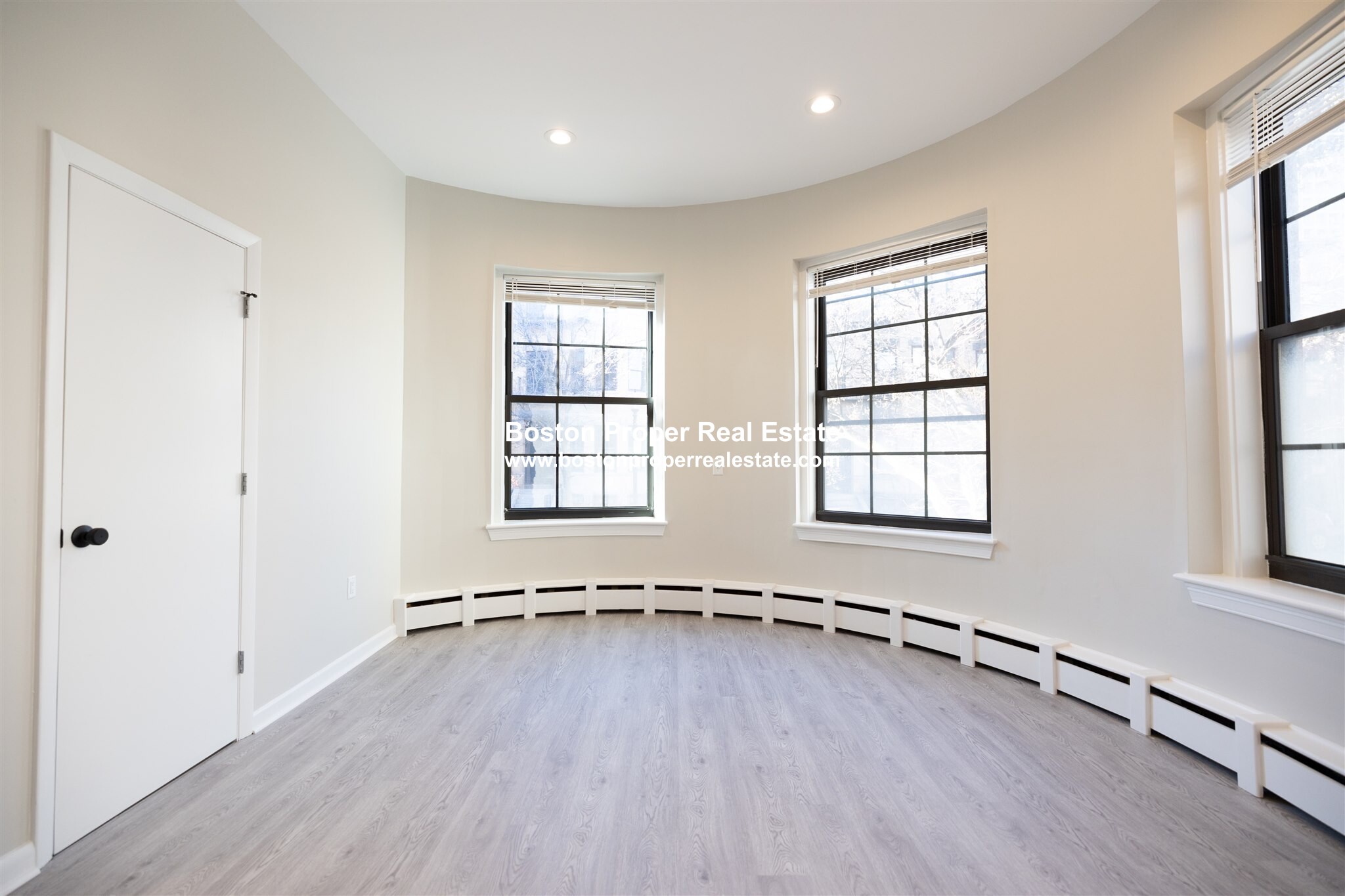 Studio bed, 1 bath apartment for rent at 158 Saint Botolph St Unit 1, Back Bay — photo 2 of 14