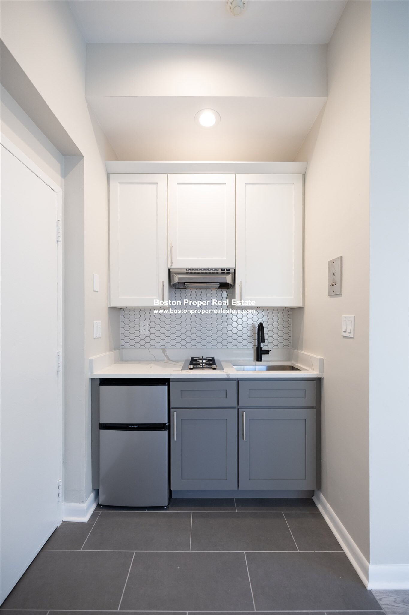 Studio bed, 1 bath apartment for rent at 158 Saint Botolph St Unit 1, Back Bay — photo 11 of 14