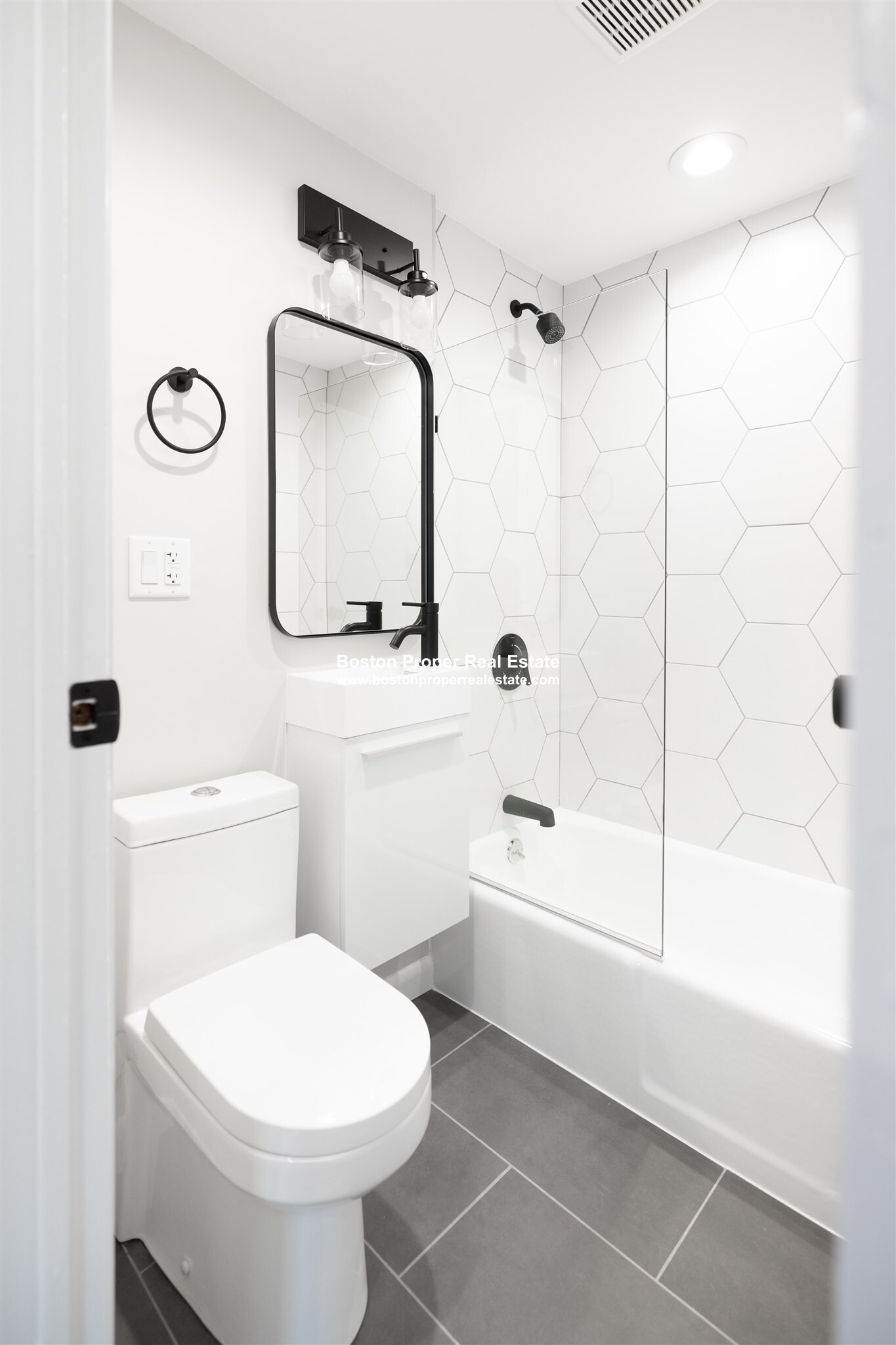 Studio bed, 1 bath apartment for rent at 158 Saint Botolph St Unit 6, Back Bay — photo 5 of 8
