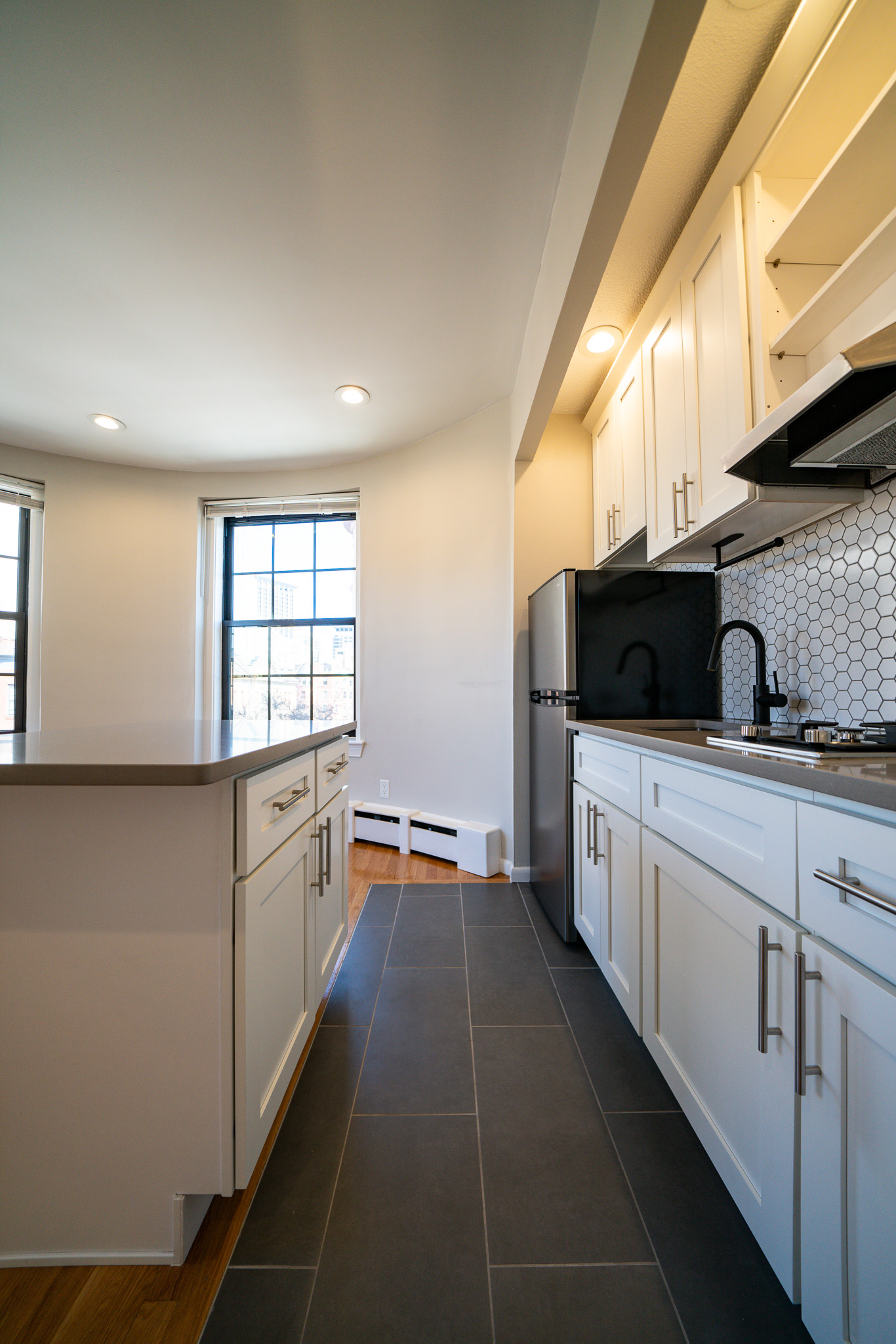 Studio bed, 1 bath apartment for rent at 158 Saint Botolph St Unit 7, Back Bay — photo 8 of 20