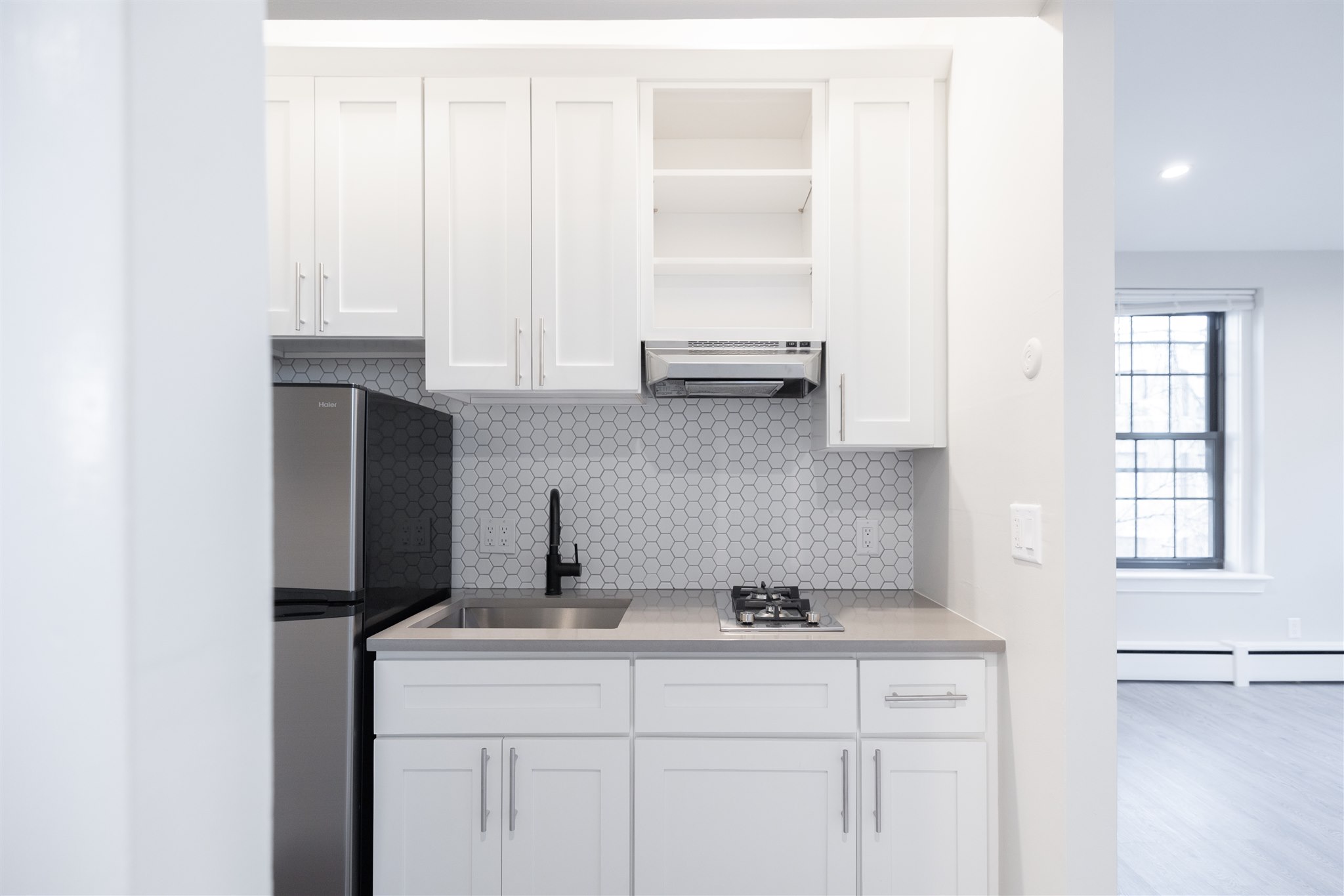 Studio bed, 1 bath apartment for rent at 158 Saint Botolph St Unit 9, Back Bay — photo 8 of 13