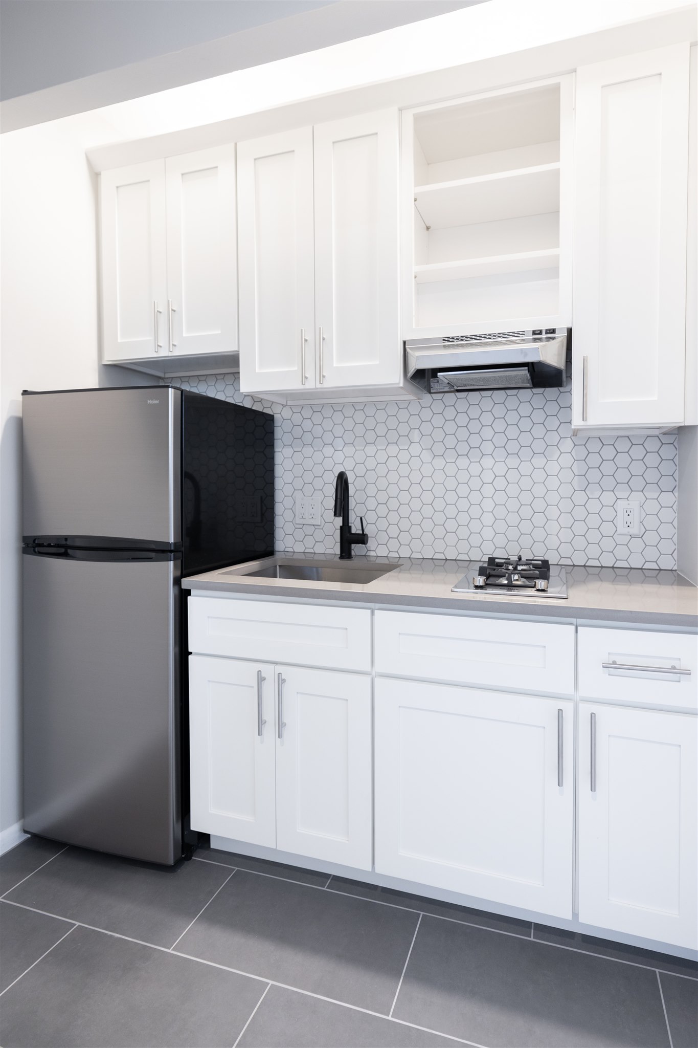 Studio bed, 1 bath apartment for rent at 158 Saint Botolph St Unit 9, Back Bay — photo 11 of 13