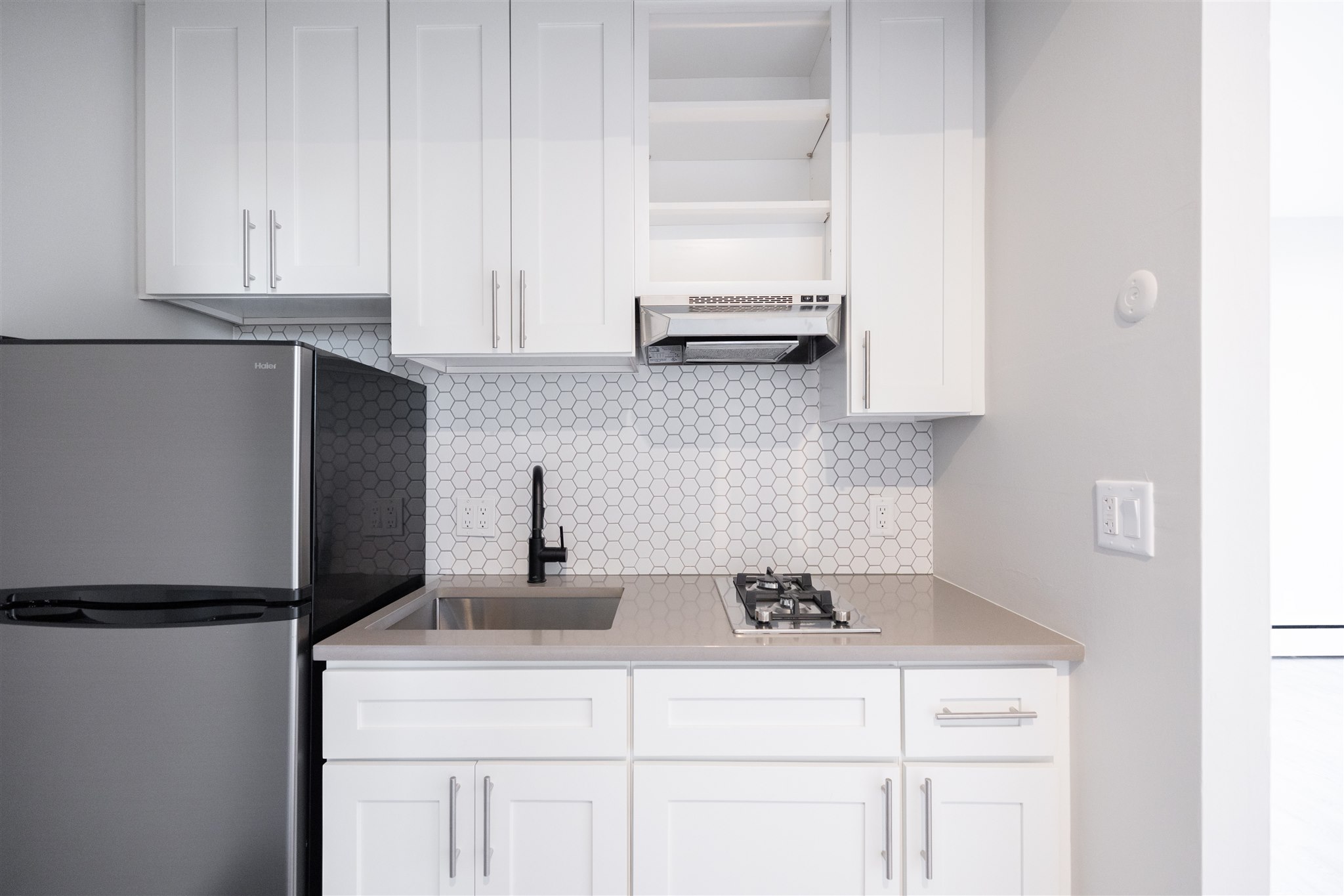Studio bed, 1 bath apartment for rent at 158 Saint Botolph St Unit 9, Back Bay — photo 3 of 13