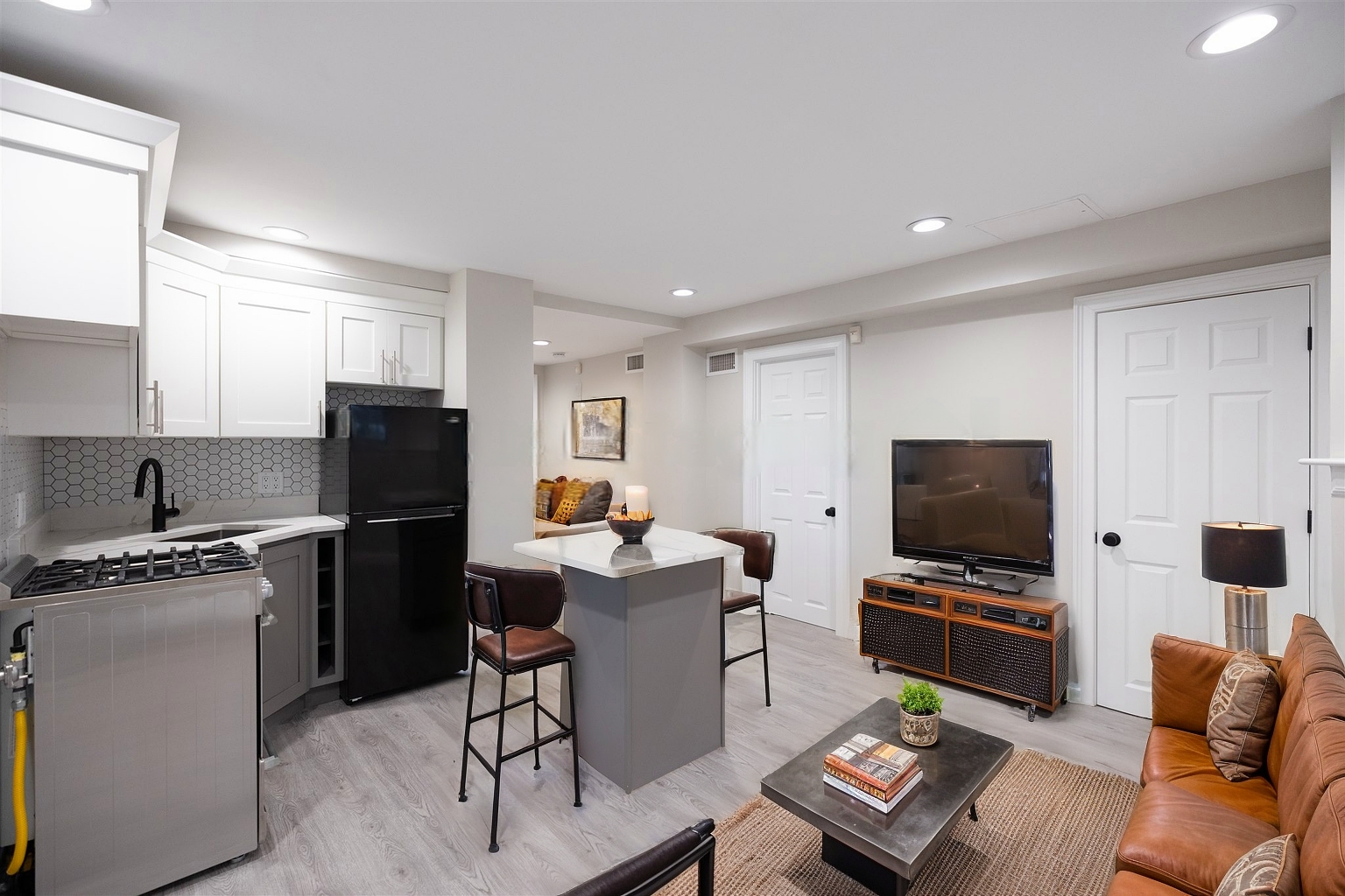 1 bed, 1 bath apartment for rent at 158 Saint Botolph St Unit b1, Back Bay