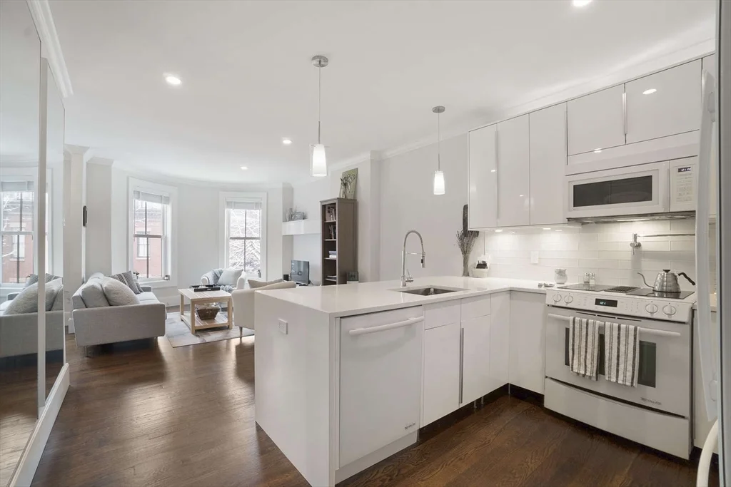 1 bed, 1 bath apartment for rent at 158 West Newton St Unit 2, South End — photo 9 of 16