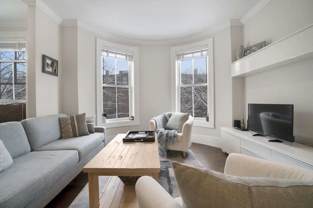 1 bed, 1 bath apartment for rent at 158 West Newton St Unit 2, South End — photo 2 of 16