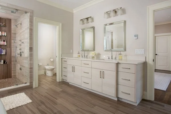 7 bed, 4+ bath apartment for rent at 1580 Beacon St Unit 1580, Waban — photo 13 of 17