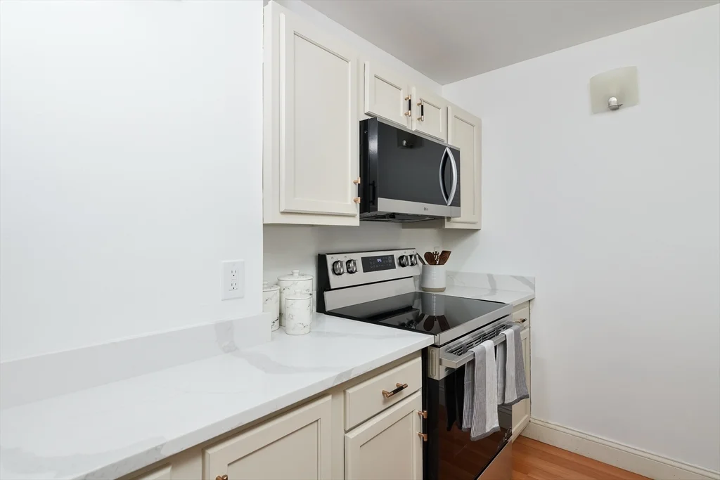 2 bed, 2 bath apartment for rent at 1580 Massachusetts Ave Unit 7C, Neighborhood Nine — photo 13 of 28